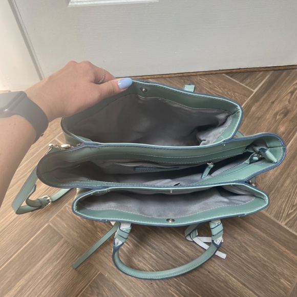 Danielle Nicole Everly Tote - Picture 4 of 4